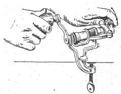 Рис. 56. Закрутка гильз